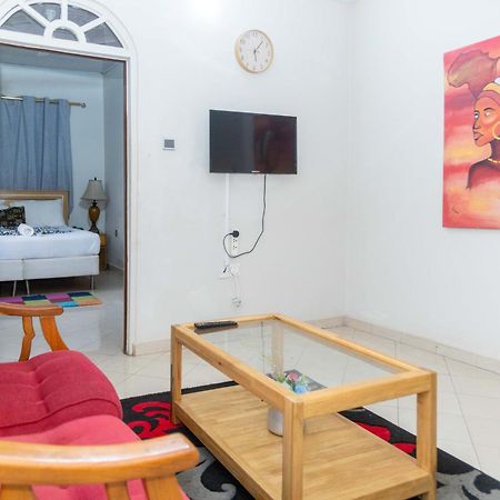 Prestige Guesthouse ,Ksi Кумасі Екстер'єр фото